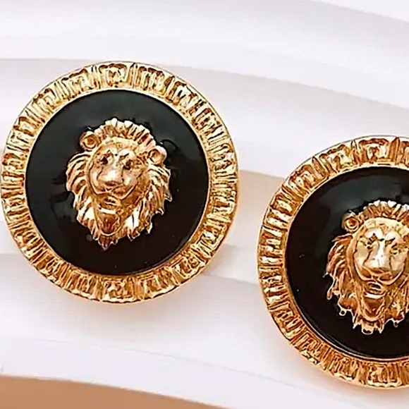 CLASSY Gold and Black Lion Head Earrings - Picture 4 of 4